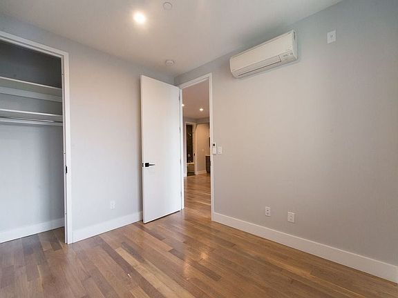 5th image of 742 Lafayette Ave #3