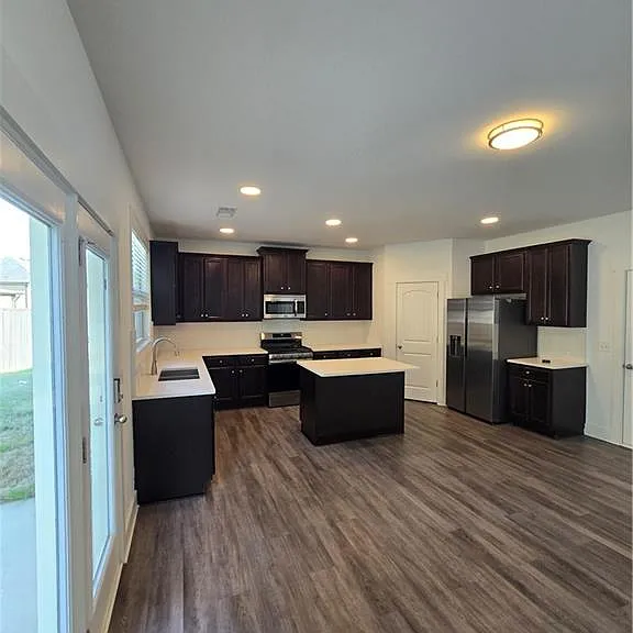 1404 Slate Bend Dr — Photo 8