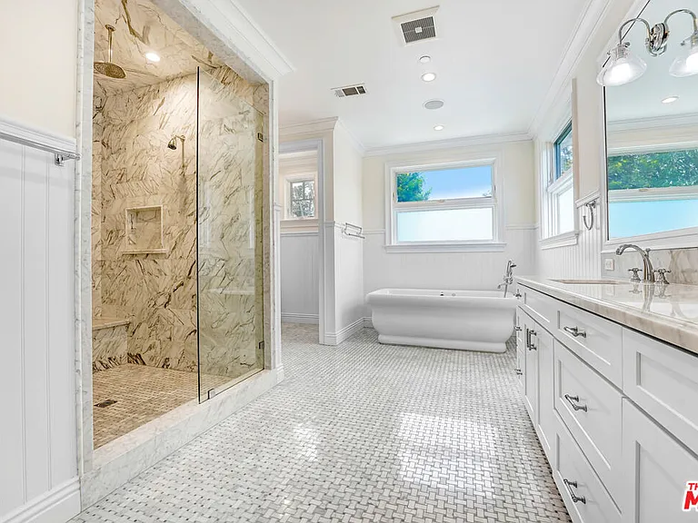 11540 Clover Ave — Photo 27