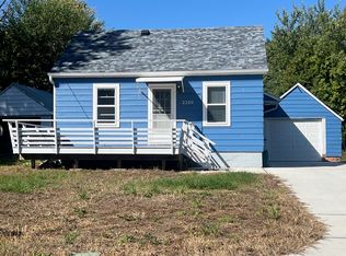 2220 21st St SW, Mason City, IA 50401