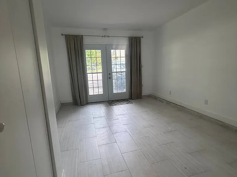 278 Waratah Ave — Photo 3