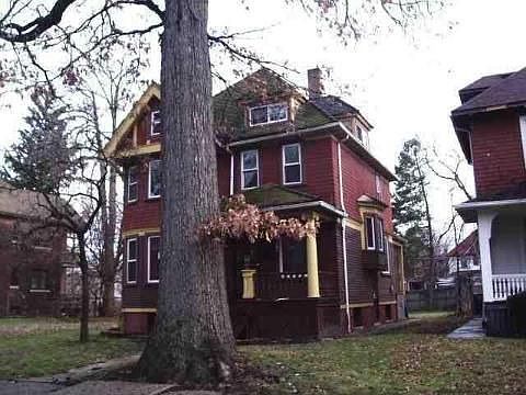 2nd image of 2514 Field St