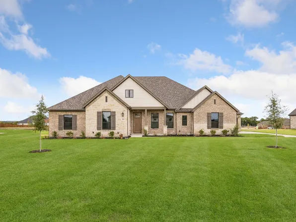 104 Swan Lake Dr, Waxahachie, TX 75165