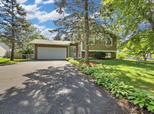 7496 Berkshire Way N, Maple Grove, MN 55311
