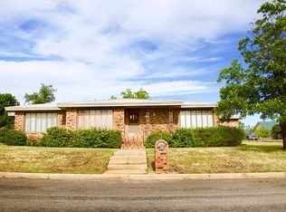1505 Flag St, Llano, TX 78643
