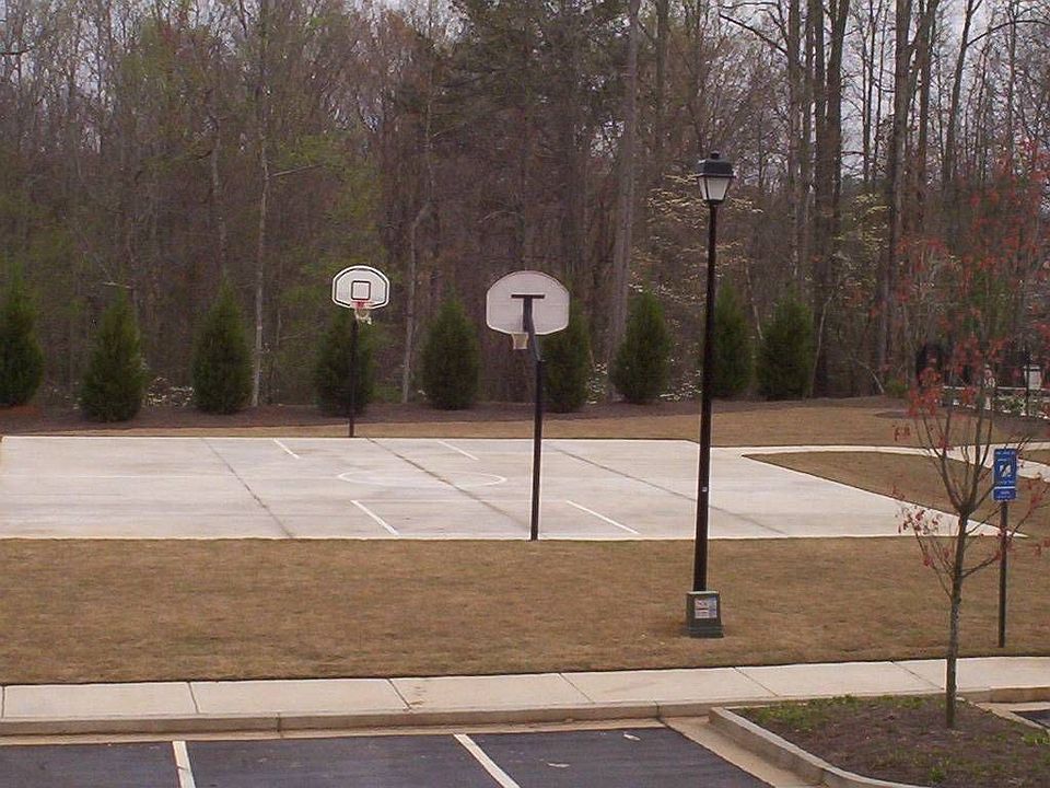 2nd image of 362 Cog Hill Dr