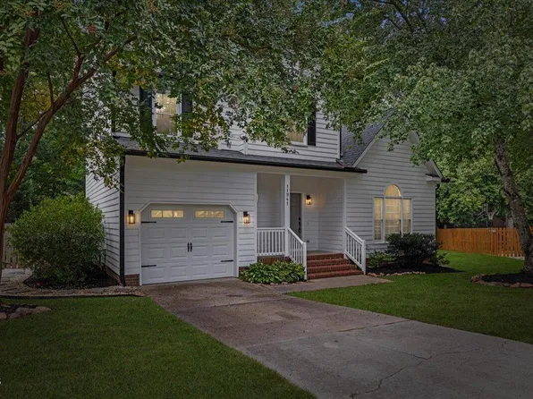 11941 Fairlie Pl, Raleigh, NC 27613