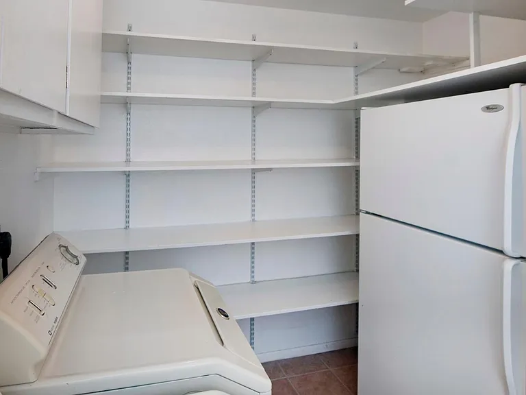2405 E Huntington Dr — Photo 29