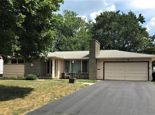 70 Woodbriar Dr, Rochester, NY 14616