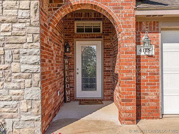 4th image of 4115 Highland Dr