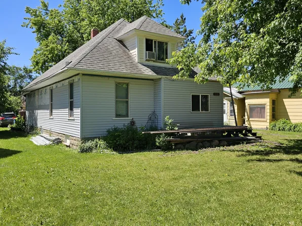 116 3rd St N, Ellendale, ND 58436