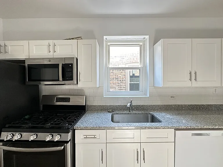 3533 W Fullerton Ave #4 — Photo 4