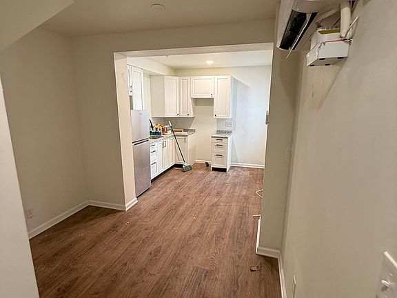 3rd image of 5 Locust St APT 1