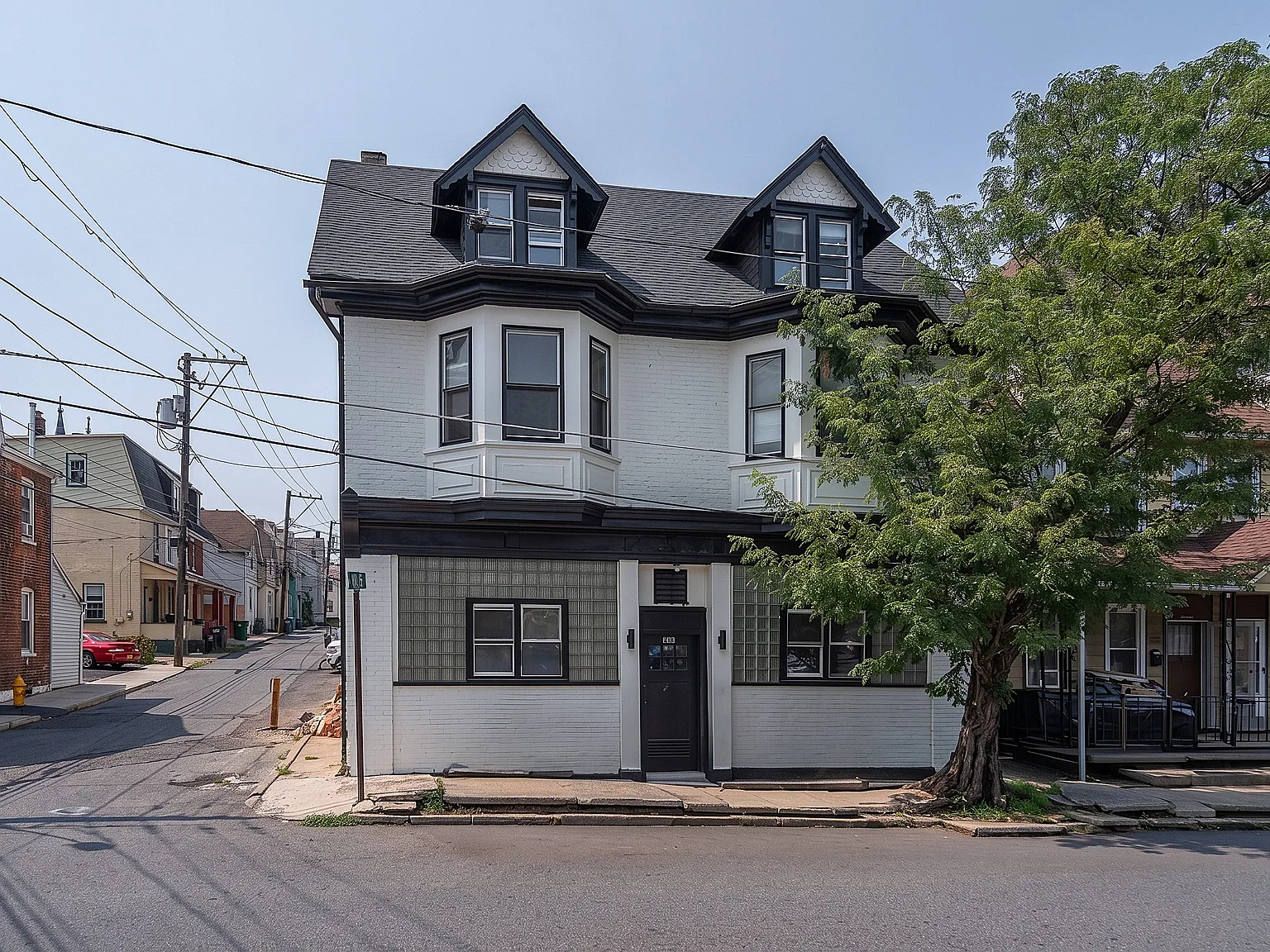 4 bed, 1440 sqft, $4,000 — Photo 3