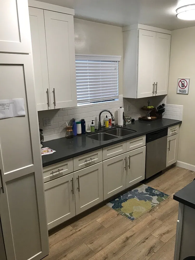 718 Indiana Ct — Photo 3