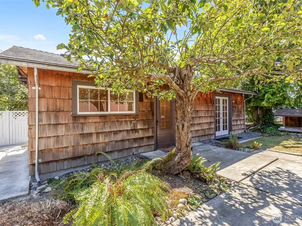 2735 Pacific Street, Bellingham, WA 98226