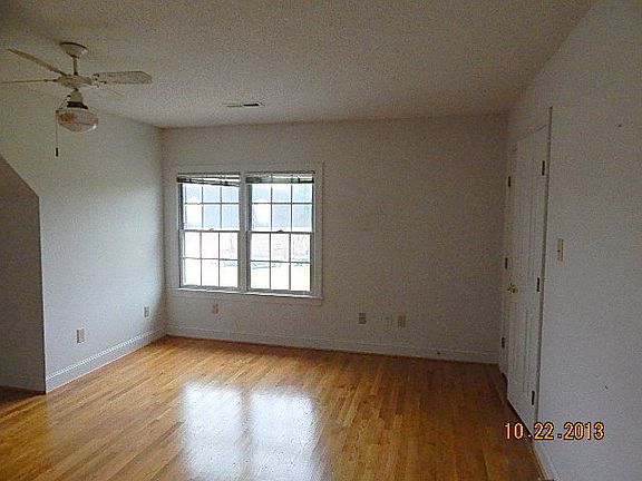 3rd image of 2517 Bradford Pl