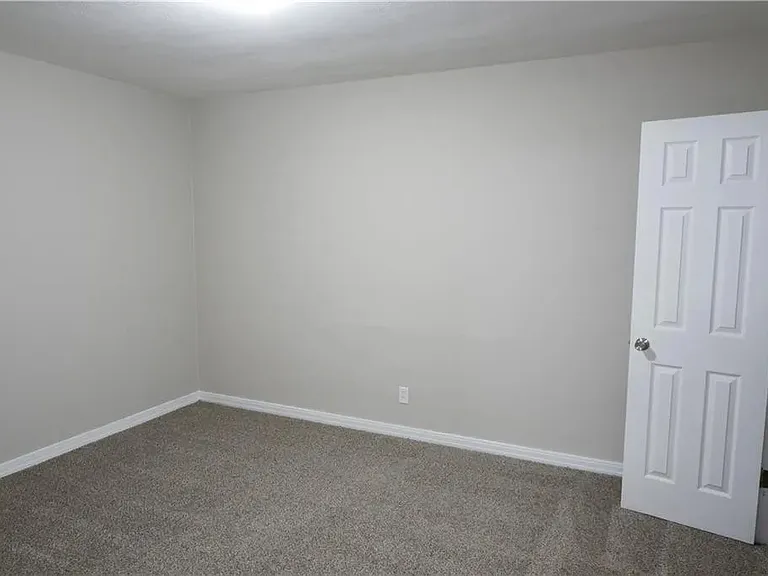 2201 De Kruif Ct — Photo 17