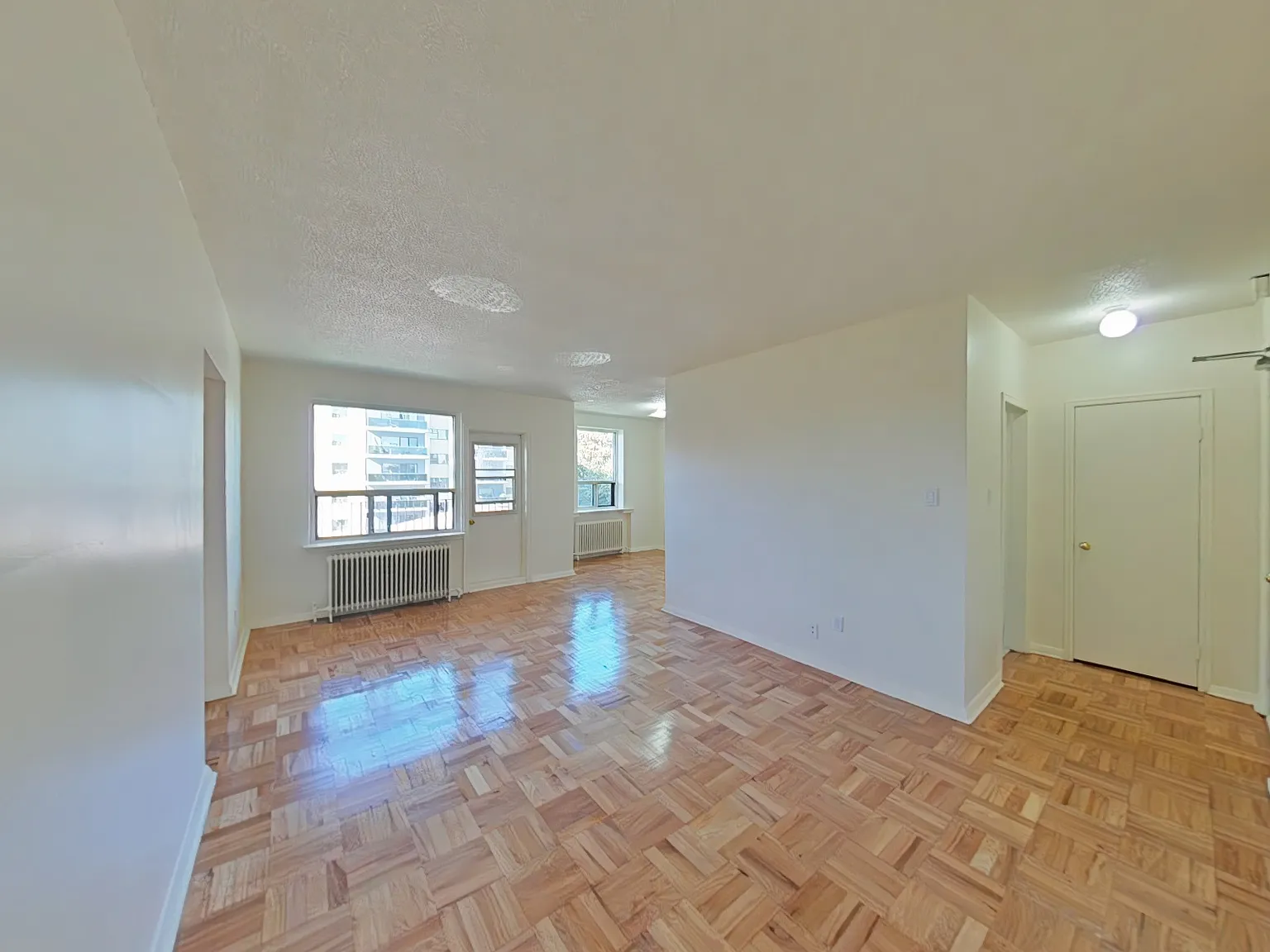 1637 Victoria Park Avenue — Photo 4
