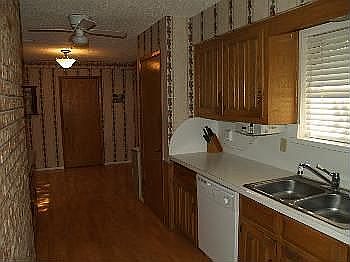 4th image of 714 Kingsbridge Dr