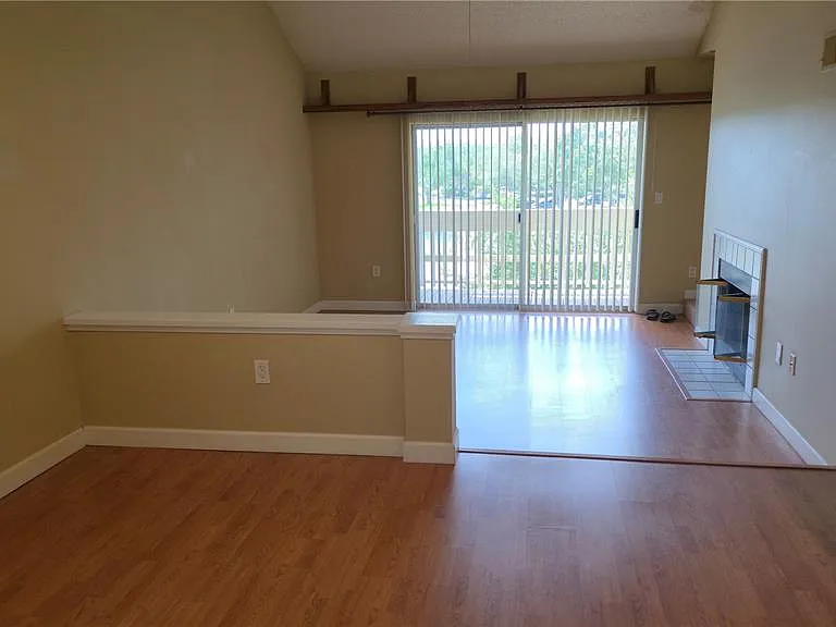 115 112th Ave NE #810 — Photo 3