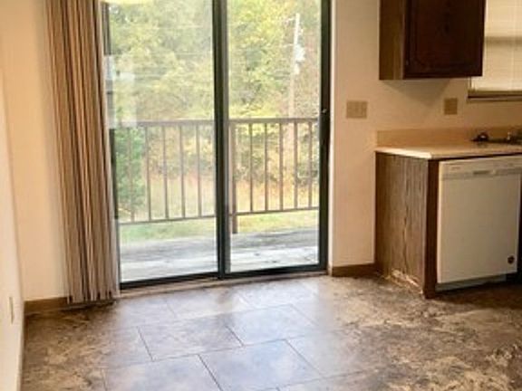 3rd image of 102 Carter St APT 55M