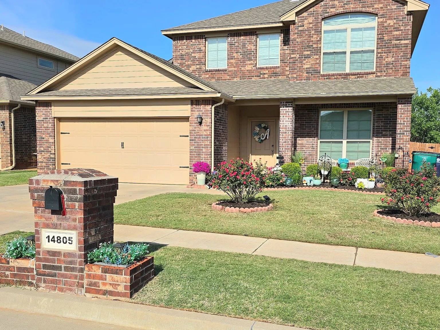 4 bed, 2.5 bath, 2017 sqft, $2,500 — Photo 3