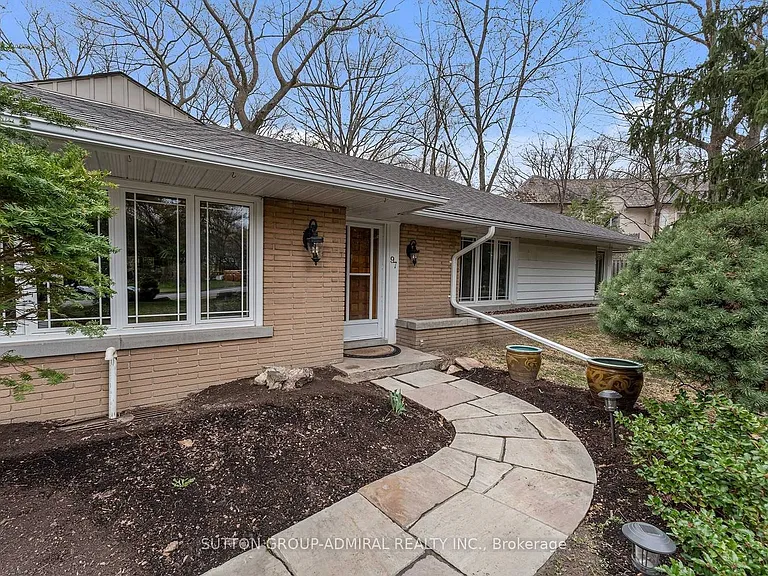 97 Valecrest Dr — Photo 3