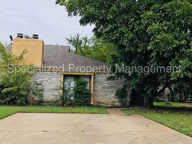 1st image of 2411 Windy Pine Ln