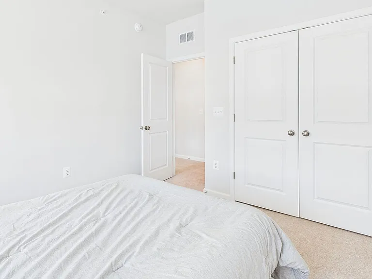 642 Brookwood Glen Ter #B — Photo 31