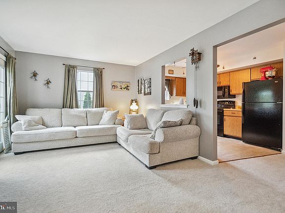 5th image of 409 Edgewood Dr
