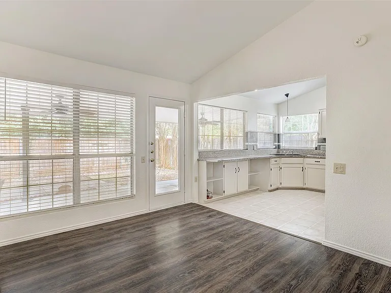 16304 Kicking Bird Dr — Photo 5