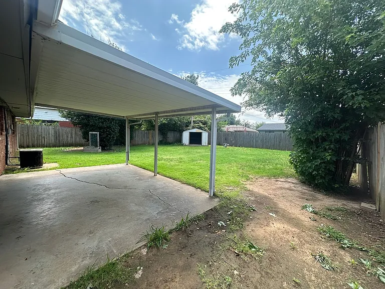 4844 Woodview Dr — Photo 68