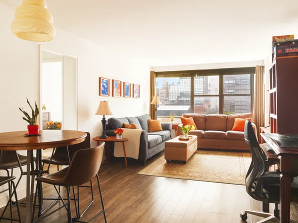 7 East 14th Street image 1 of 5