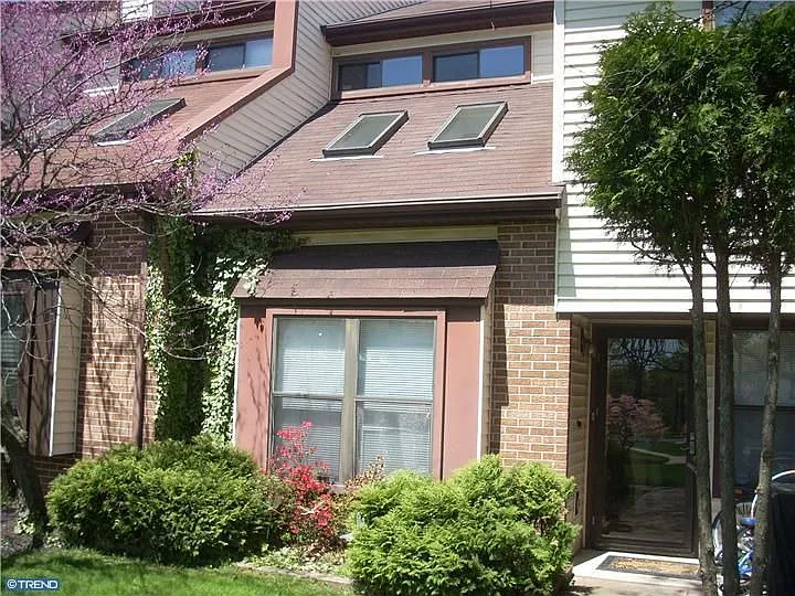 4 Heather Ct photo 1