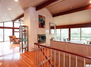 1532 Laurel Hollow Rd, Syosset, NY 11791