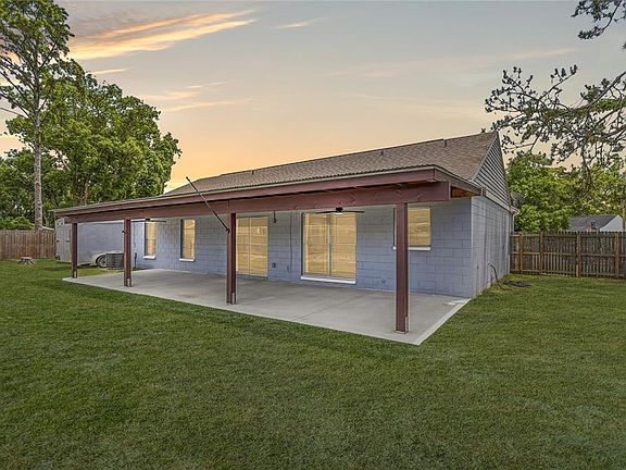5th image of 8913 Wood Lake Ct
