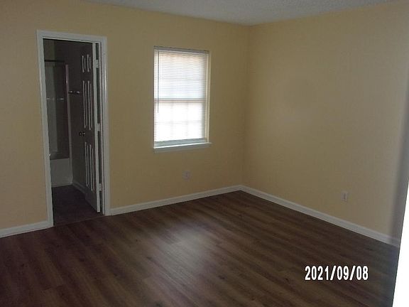 5th image of 2610 B Boone Ct