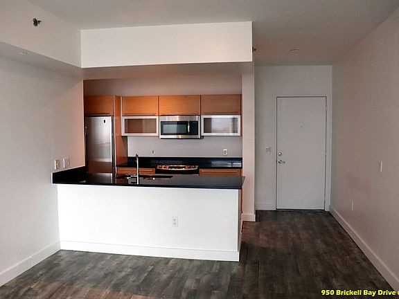 5th image of 950 Brickell Bay Dr APT 3900