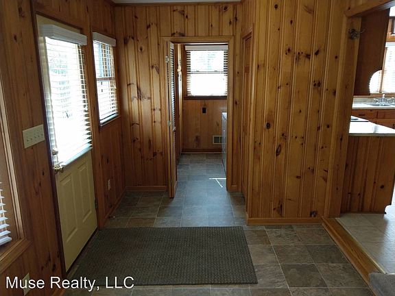 2nd image of 2835 Dogwood Cir