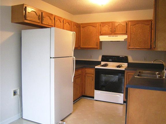 5th image of 115 Camillabrook Ct