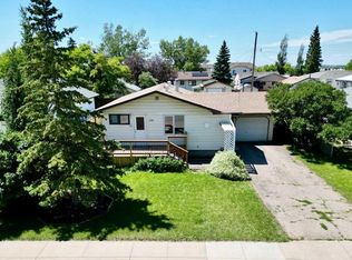 210 E 1st St SE, Linden, AB T0M1J0