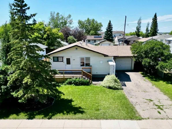 210 E 1st St SE, Linden, AB T0M 1J0