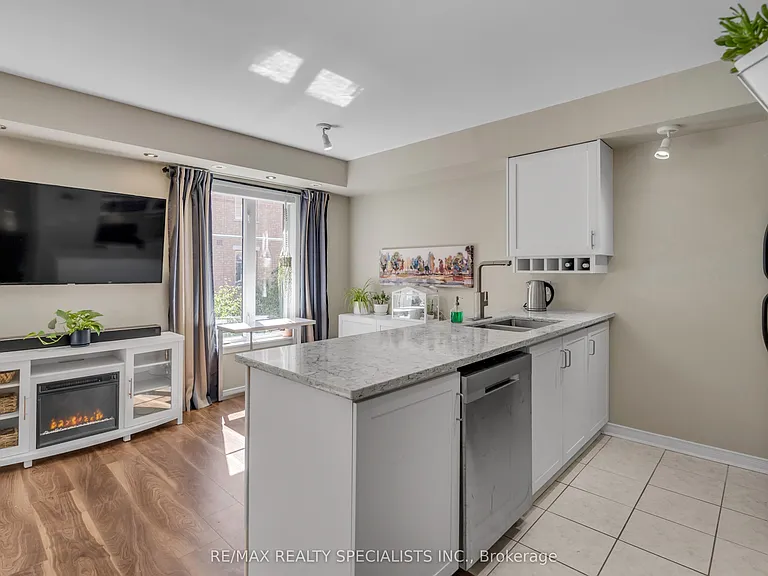 54 E Liberty St #1013 — Photo 15