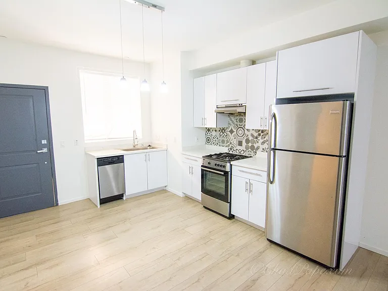 1183 Crenshaw Blvd #202A — Photo 16
