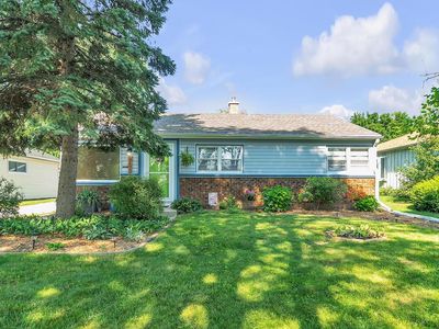 4577 North 101st STREET, Wauwatosa, WI, 53225