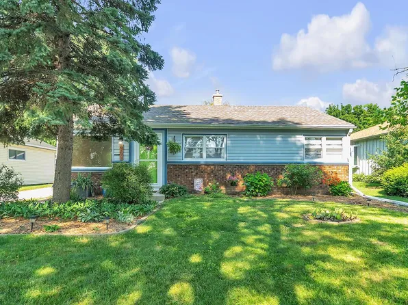 4577 North 101st STREET, Wauwatosa, WI 53225