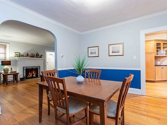 4th image of 262 Raymond St