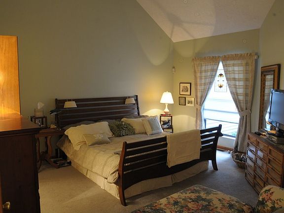 5th image of 45 Forest Cove Dr