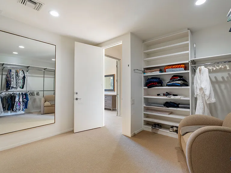 16 Judd Ter — Photo 48